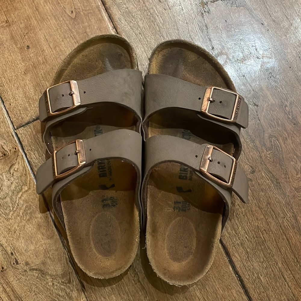 Used good condition Kids Birkenstock sandal size 31